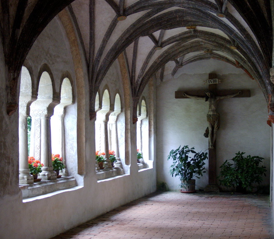 Der Kreuzgang im Welfenmünster